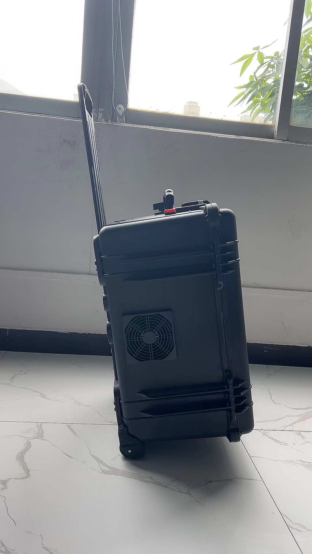 灵武手拉箱型移动通信干扰器